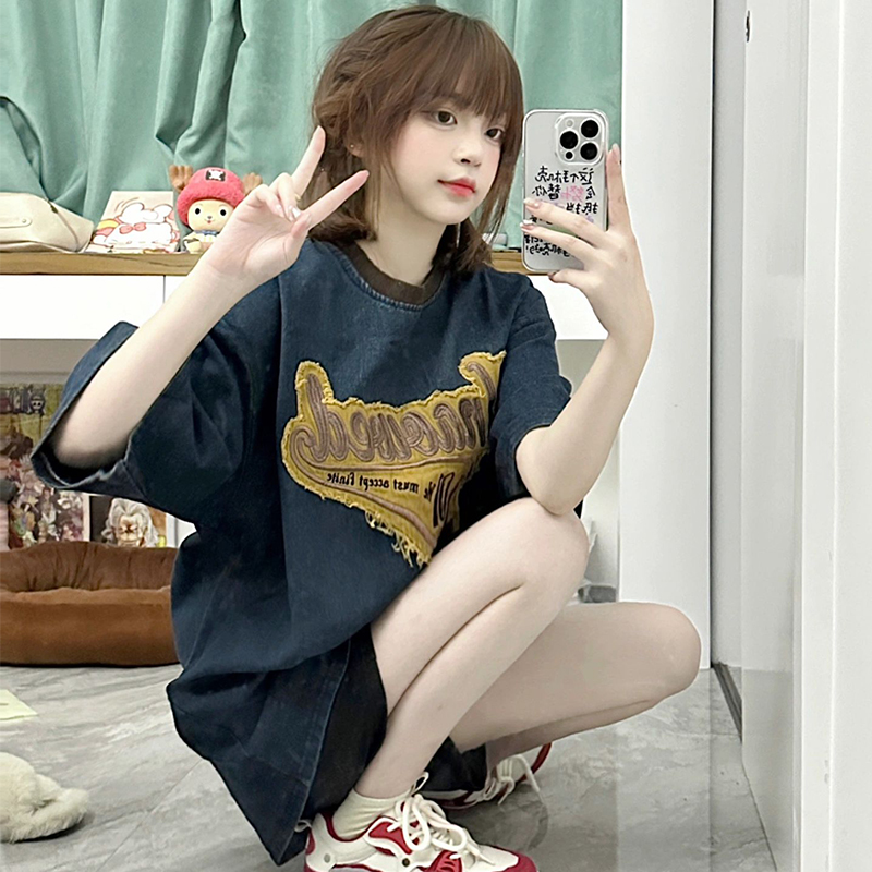 Internet celebrity new summer 2024 Korean version retro loose denim patch letter large size foreign style top