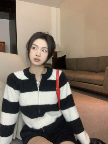 Actual shot~Korean style lazy striped short zipper sweater sweater top