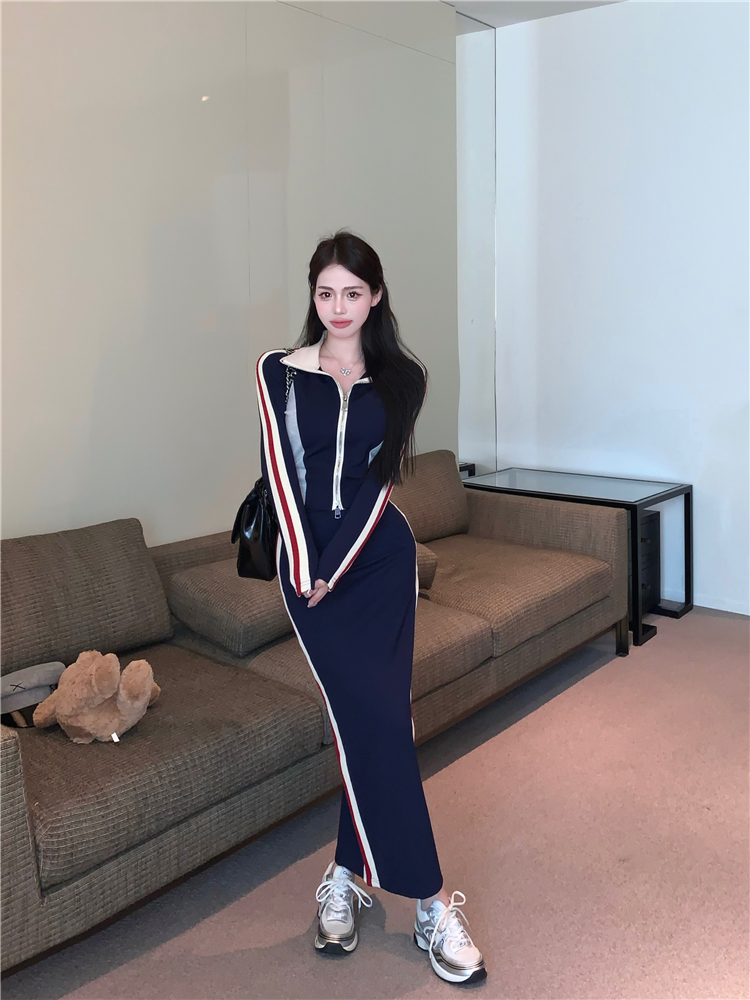 Real shot!  Elegant suit, contrasting color lapel, long-sleeved jacket, slit and hip-hugging skirt, two-piece set