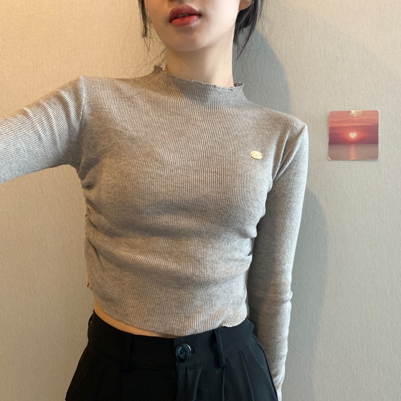 Real shot of sweet and spicy style for petite people who want to slim down and look slim. Versatile thin soft and waxy long-sleeved tops.