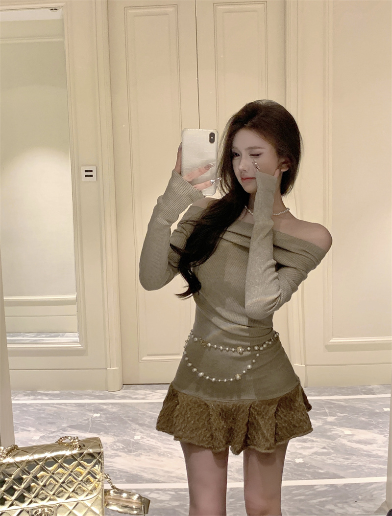 Real shot of autumn and winter niche black beveled one-shoulder stitching contrasting color knitted dress