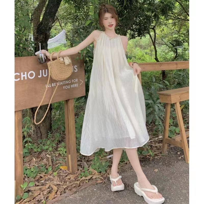 掛脖仙氣小吊帶連衣裙子女夏季新款寬鬆無袖露肩質感中長裙小個子