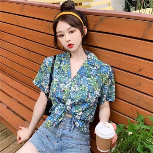 Real shot Hong Kong style floral short-sleeved shirt for women summer 2024 retro Hong Kong style ins design top