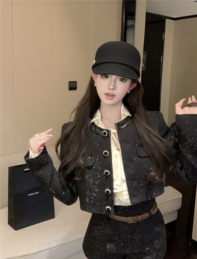 Real shot of retro tweed small fragrant cotton jacket + versatile shorts with belt for women
