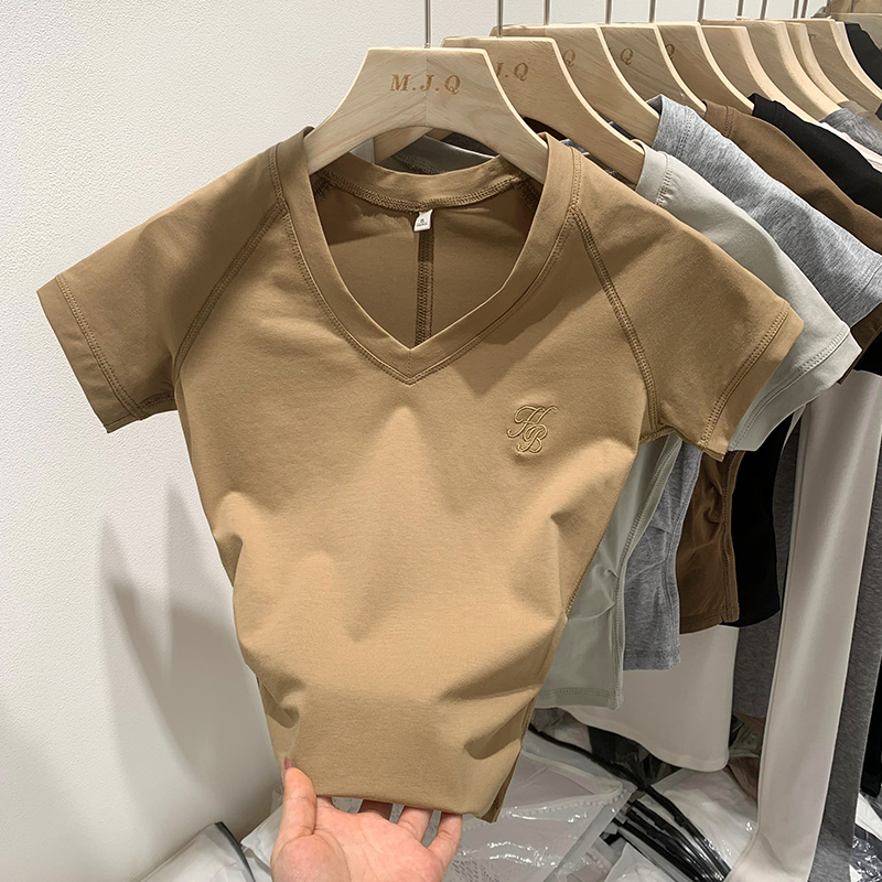 Actual pictures of petite slim fit V-neck stitching embroidered solid color T-shirt