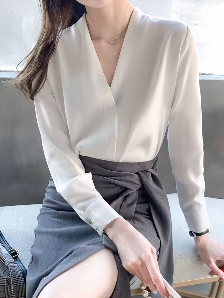 Collarless white shirt women's anti-wrinkle work clothes top autumn high-end temperament chiffon v-neck professional long-sleeved shirt