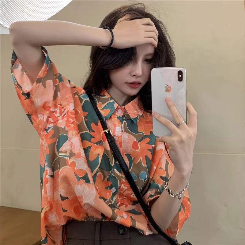 Real shot 2024 loose retro Hong Kong style short-sleeved floral shirt design niche summer top jacket