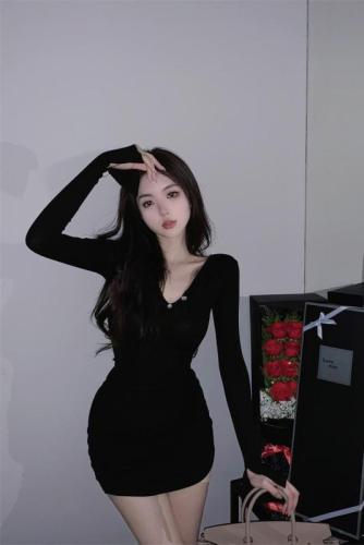 Actual shot ~ 2024 spring new style pure lust style black dress with temperament, slimming and hip-hugging short skirt