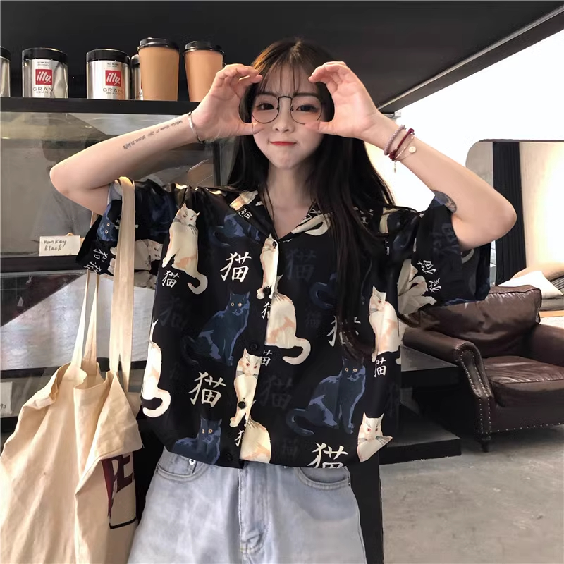 Real shot 2024 retro Hong Kong style chic short-sleeved shirt Korean style Harajuku style V-neck cat print shirt