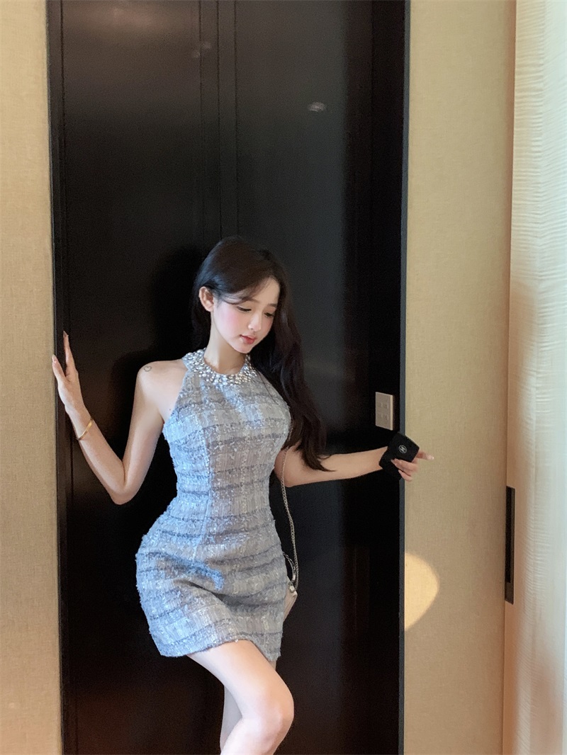 Actual shot of high-end socialite Xiaoxiang style halter neck heavy beading tweed dress of rich family daughter