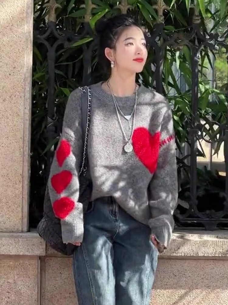 High-end and super good-looking European heavy industry high-end gray contrasting love knitted sweater winter Korean drama top