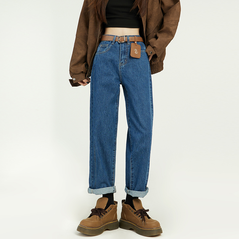 Real shot of 2024 early spring jeans for women, fashionable, tall and slim, loose harem radish daddy pants