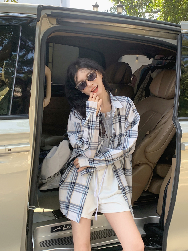 Real shot of spring versatile plaid shirt for women with design tassel hem shirt jacket long-sleeved top