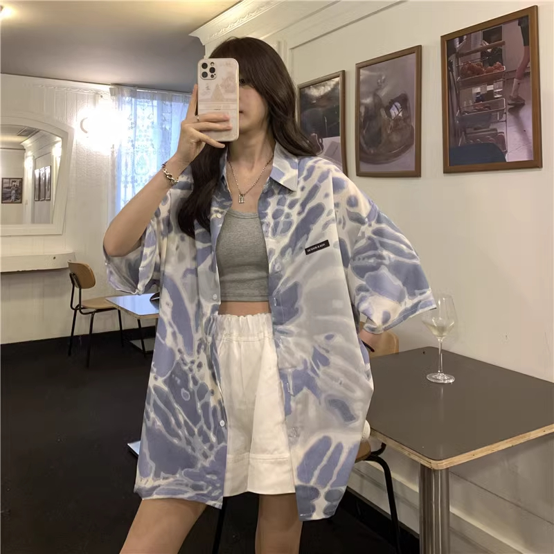 Real shot 2024 short-sleeved retro shirt thin loose niche Hong Kong style niche blue tie-dye shirt