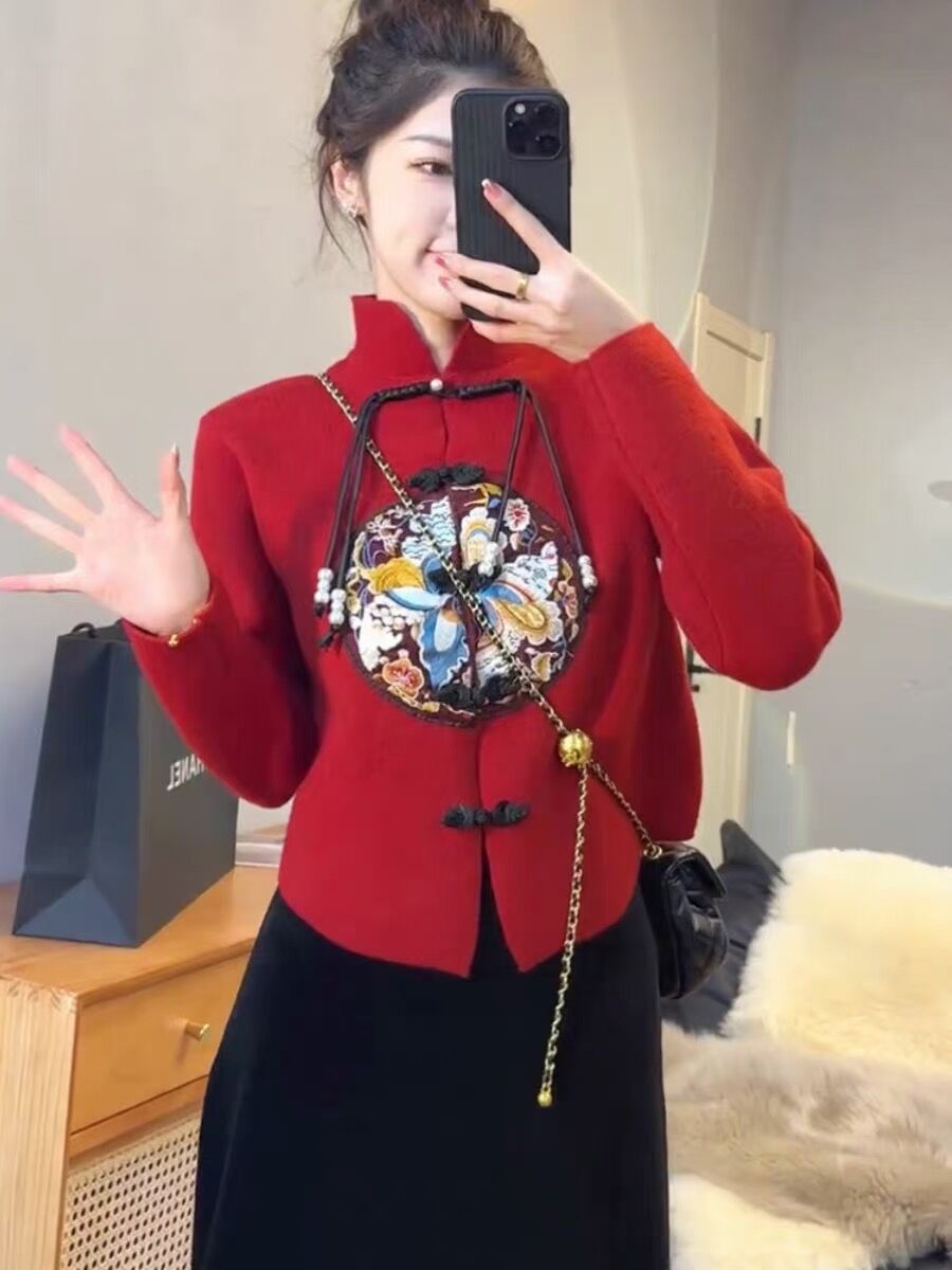 New Chinese style Chinese style plate buckle heavy industry embroidery stand collar cardigan sweater for women winter fashionable temperament knitted top