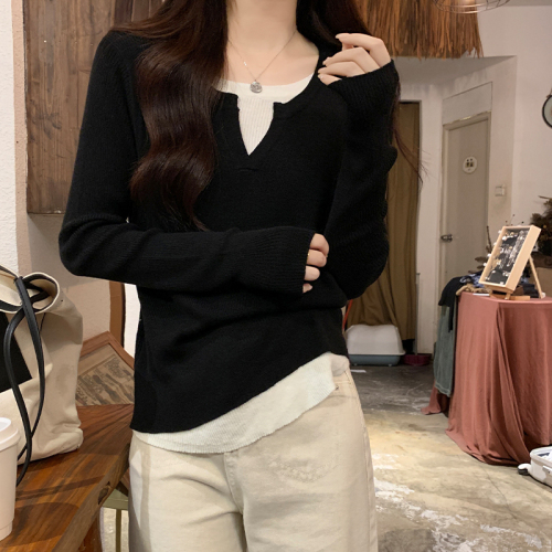 Actual shot of early spring Korean version of slim-fitting contrasting fake two-piece designer bottoming shirt with temperament knitted inner sweater for women