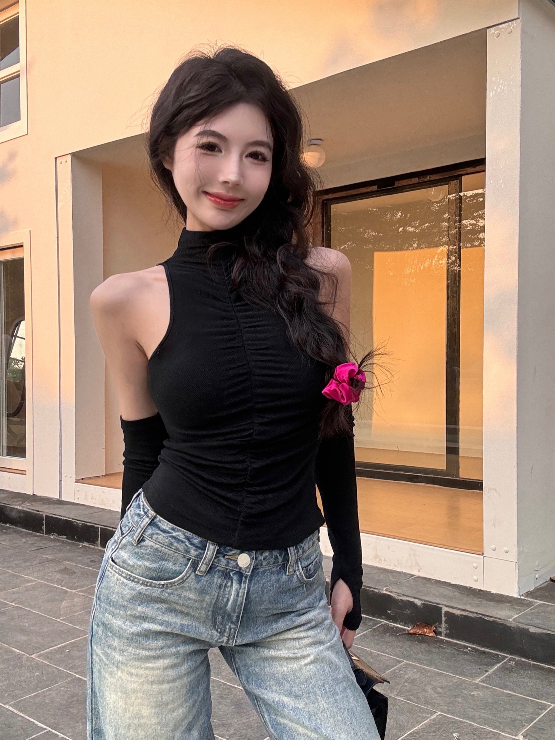 Actual shot of a pure lust hottie's sleeveless vest slimming pleated bottoming top with sleeves
