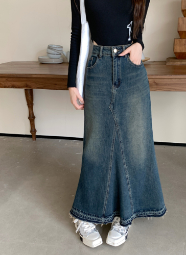 Actual shot of 2024 spring design raw edge hot girl fishtail skirt stretch denim mid-length skirt