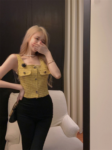 Real shot of yellow fragrant style vest for women in summer, lively age-reducing top and vest