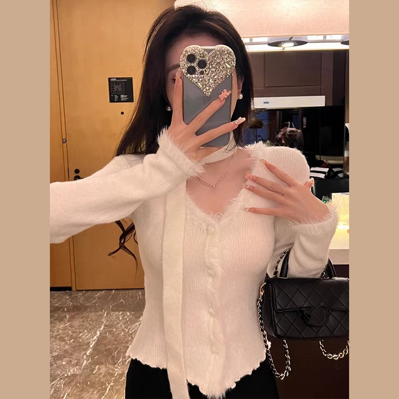 New autumn and winter new year white knitted cardigan for women with bottoming sweater design short top