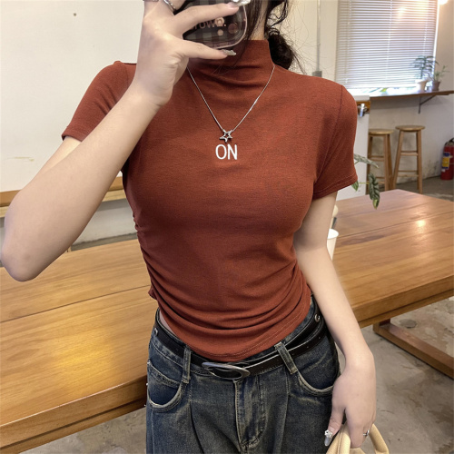 Real shot of simple half turtleneck top with soft and waxy short-sleeved T-shirt for women, slim fit and versatile bottoming shirt