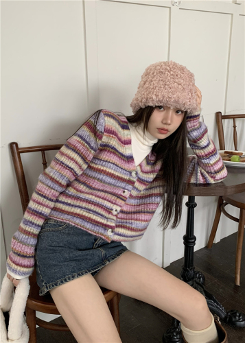 Actual shot of versatile design V-neck contrasting color striped knitted cardigan sweater