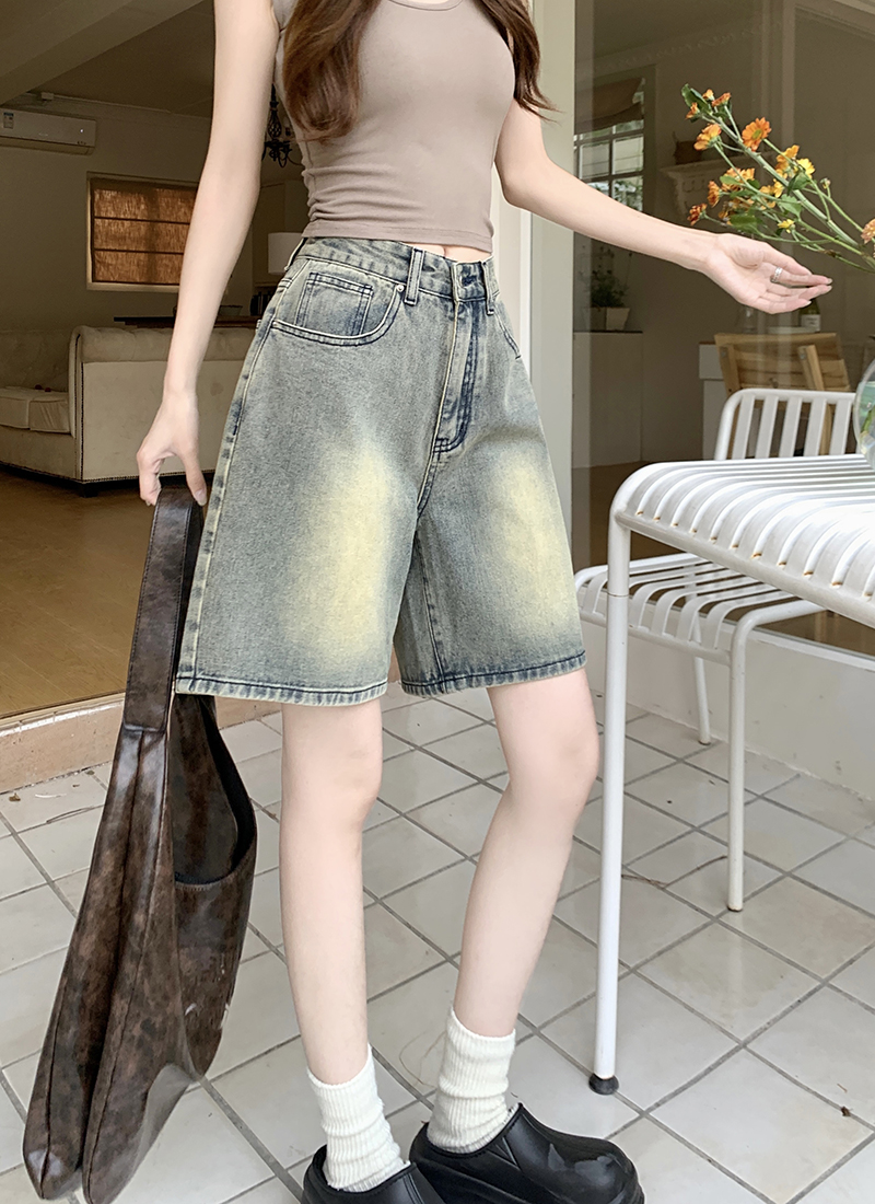 Actual shot of 2024 spring new American style distressed retro denim shorts for women, loose straight wide leg five-quarter pants