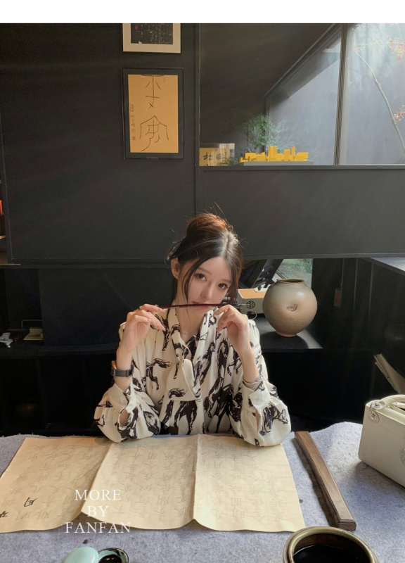 早安樊樊 馬匹印花黑白撞色氛圍感飄帶襯衫女春寬鬆舒適長袖上衣