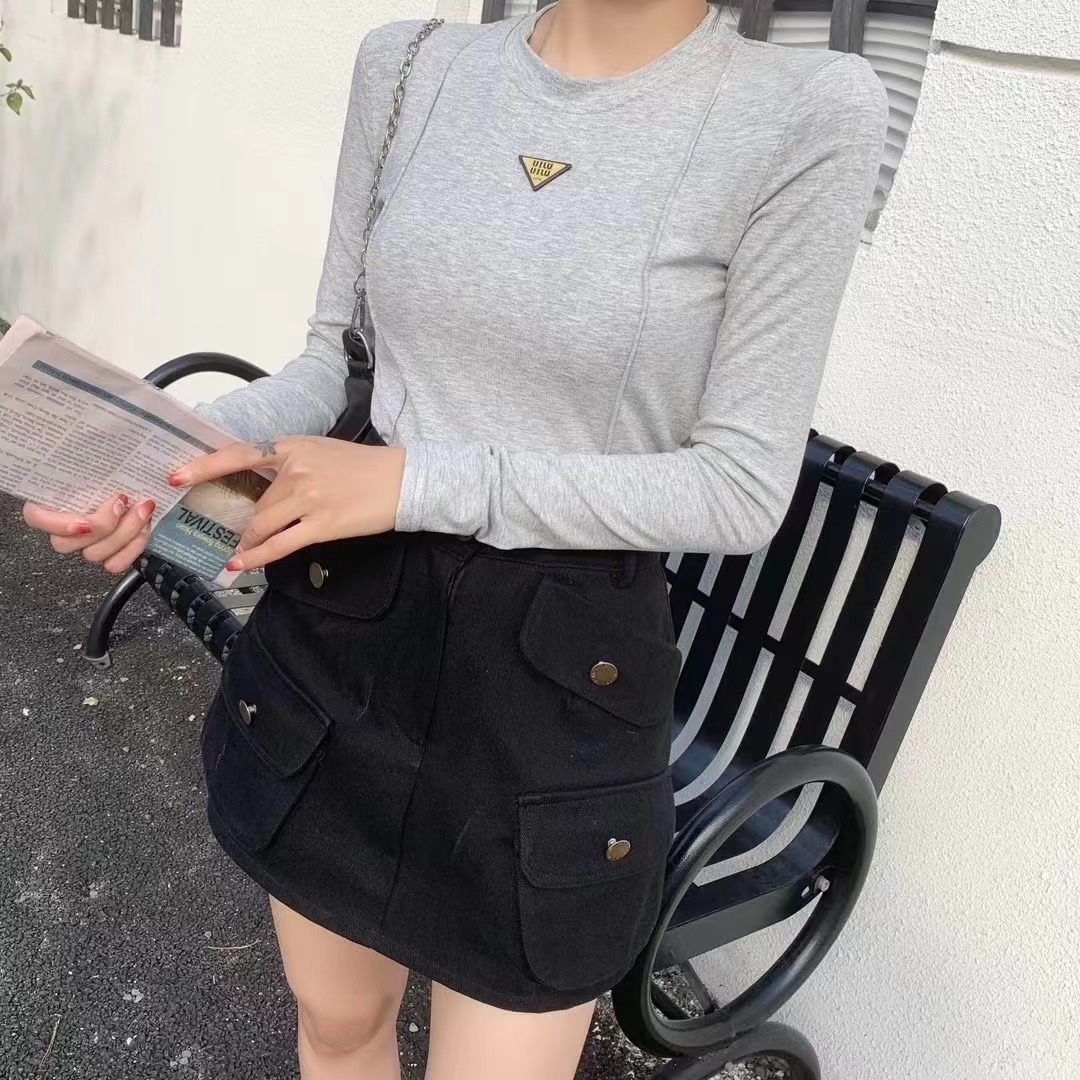 Round neck letter bottoming shirt for women in autumn and winter, high-end 2024 new long-sleeved T-shirt, short inner style top
