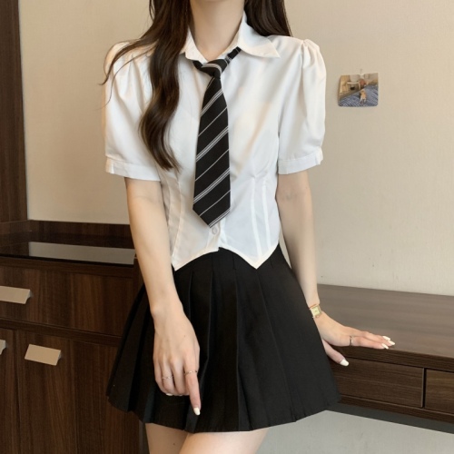 A complete set of sweet puff-sleeved shirts with irregular waist design, short-sleeved hot girl college tops and skirts for women