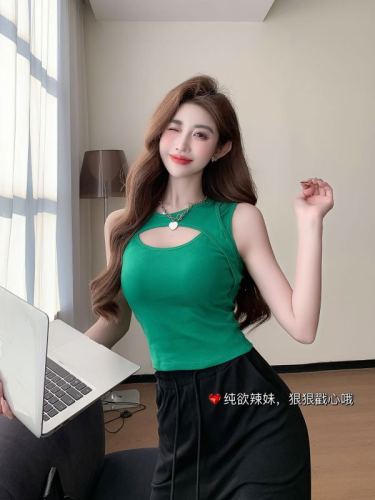 Sweet and cool chest hollow design vest slightly fat women summer new slim sexy hottie fake two-piece top