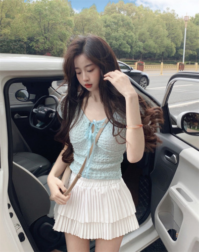 Sweet girl square neck short-sleeved knitted T-shirt top for women + high-waisted slimming puffy skirt two-piece set