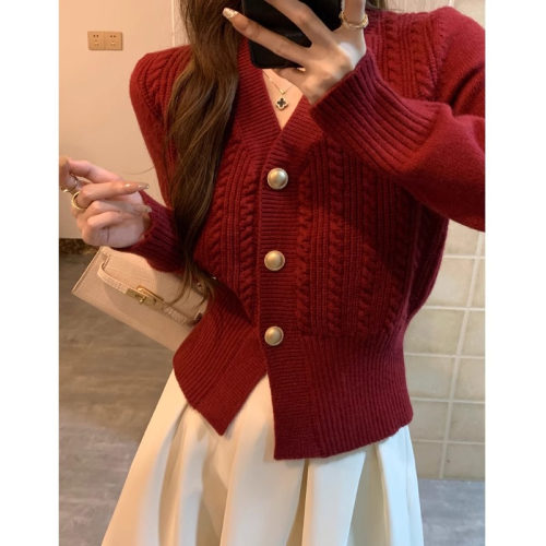 Retro red knitted cardigan for women, high-end twist V-neck, slim fit, slim waist, sweater jacket, inner top