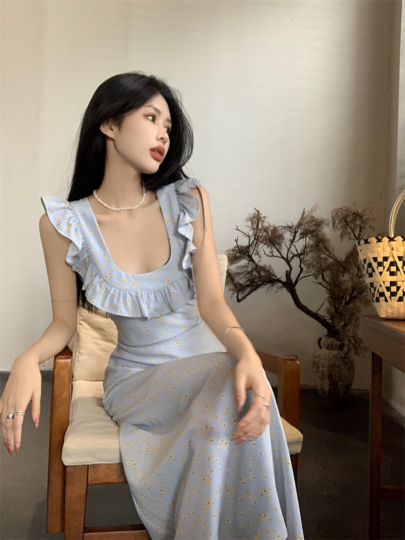 實拍  南法少女碎花連衣裙紙片人氣質度假花邊吊帶連衣裙長裙
