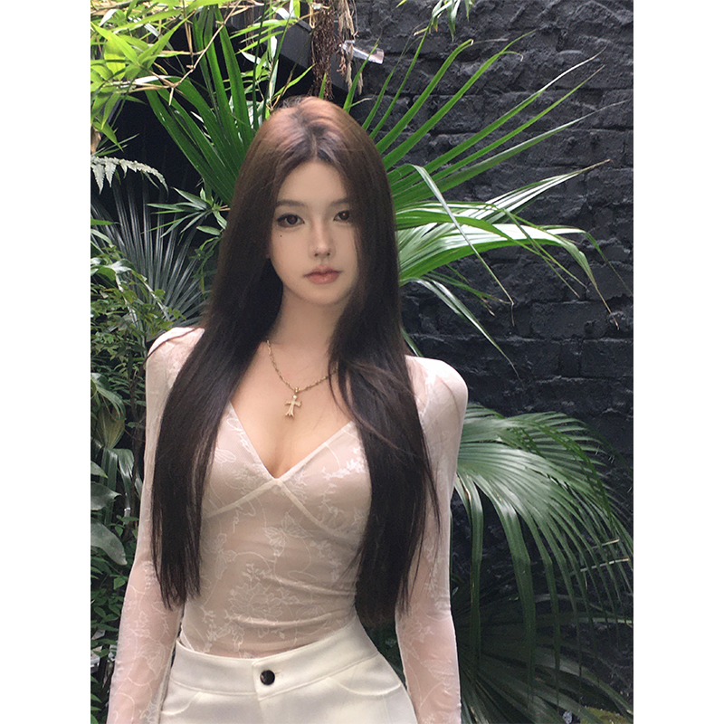 Actual shot of the new nude lined V-neck slim lace shirt top pure lust hottie long-sleeved bottoming shirt T-shirt