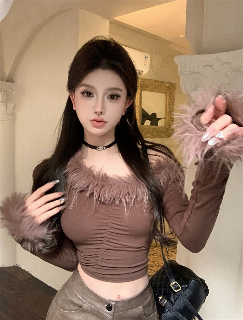 Real shot of pure lust hottie off-shoulder furry patchwork pleated short all-match top for women