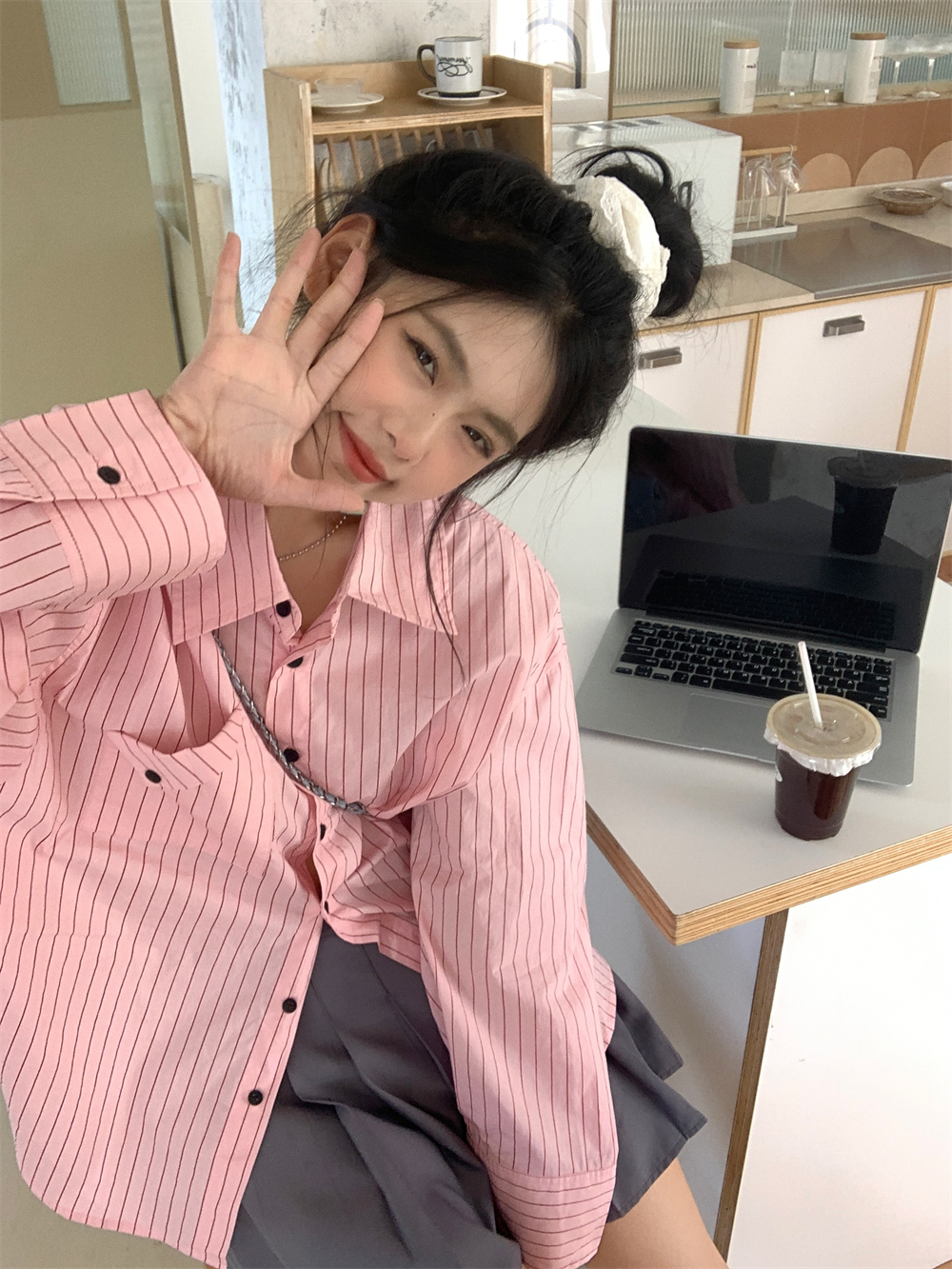 實拍  早春粉色寬鬆條紋襯衫女長袖別致設計感上衣