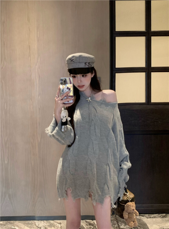 Real shot!  Spring lazy style twist sweater loose off-shoulder hem ripped top