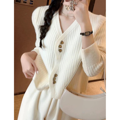 Quality Inspection Official Picture Autumn and Winter New V-neck Knitted Cardigan Women's Fashion Love Button Short Sweater Jacket Top