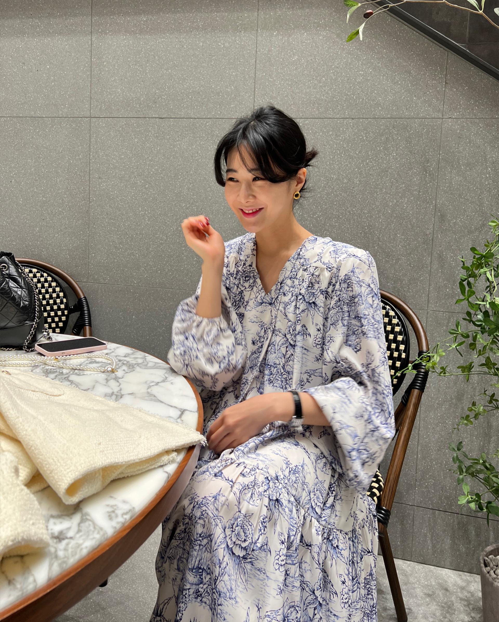 春季法式復古水墨碎花寬鬆系帶收腰長款泡泡袖碎花連衣裙