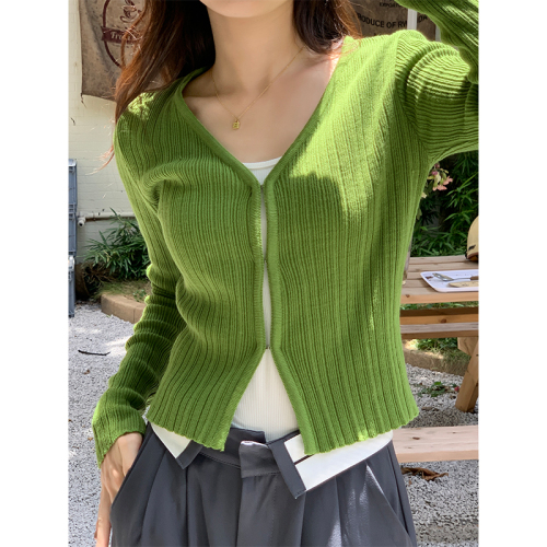 Actual shot of Korean chic spring white green V-neck single-row concealed button versatile long-sleeved knitted cardigan sweater