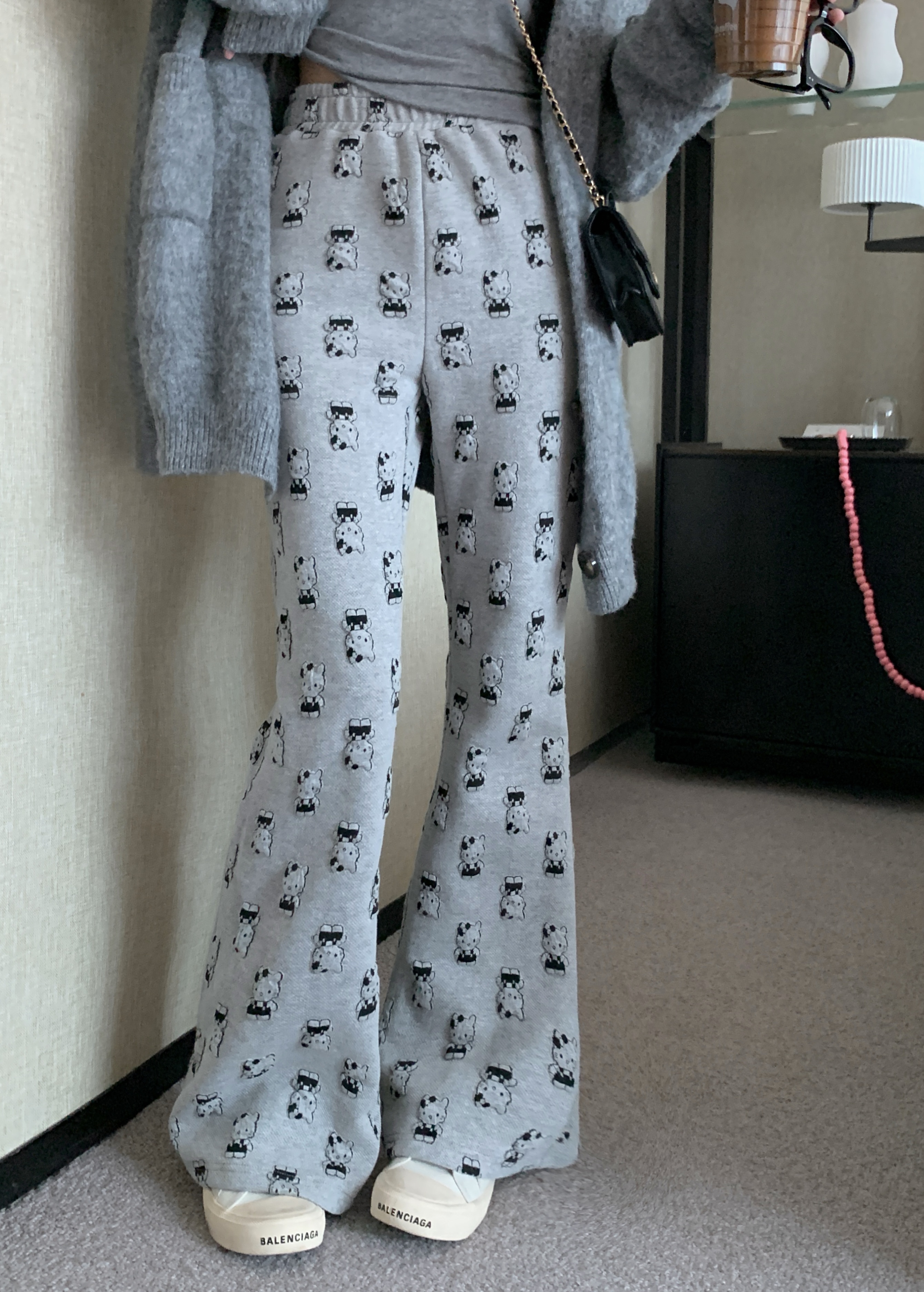 Real shot of gray cartoon three-dimensional cat knitted pants for women in autumn, loose and drapey casual bootcut pants for women