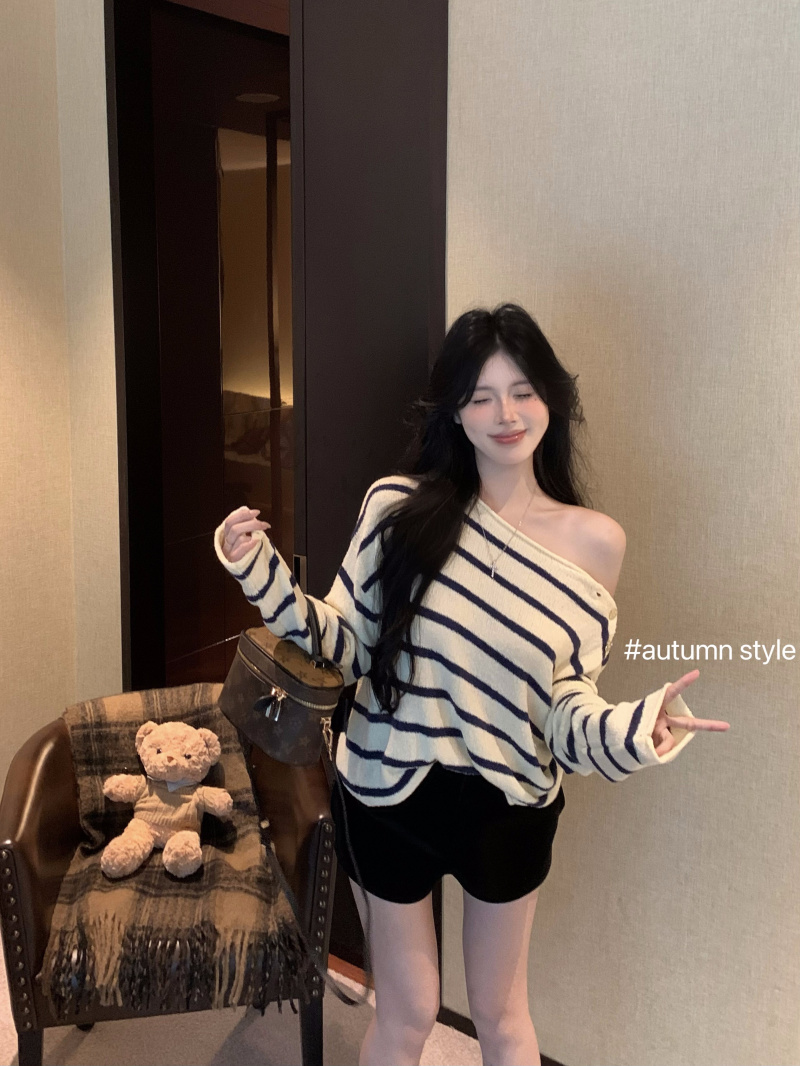 Actual shot of Bach movement striped sweater for women, lazy style loose and fashionable top