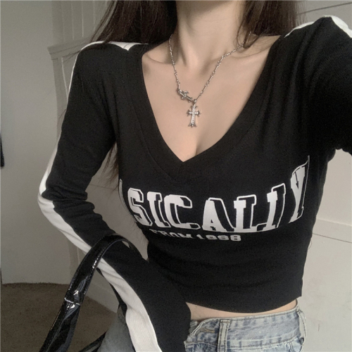 Actual shot~ Contrast color letter print short navel-baring V-neck T-shirt with high waist and long-sleeved bottoming top for women