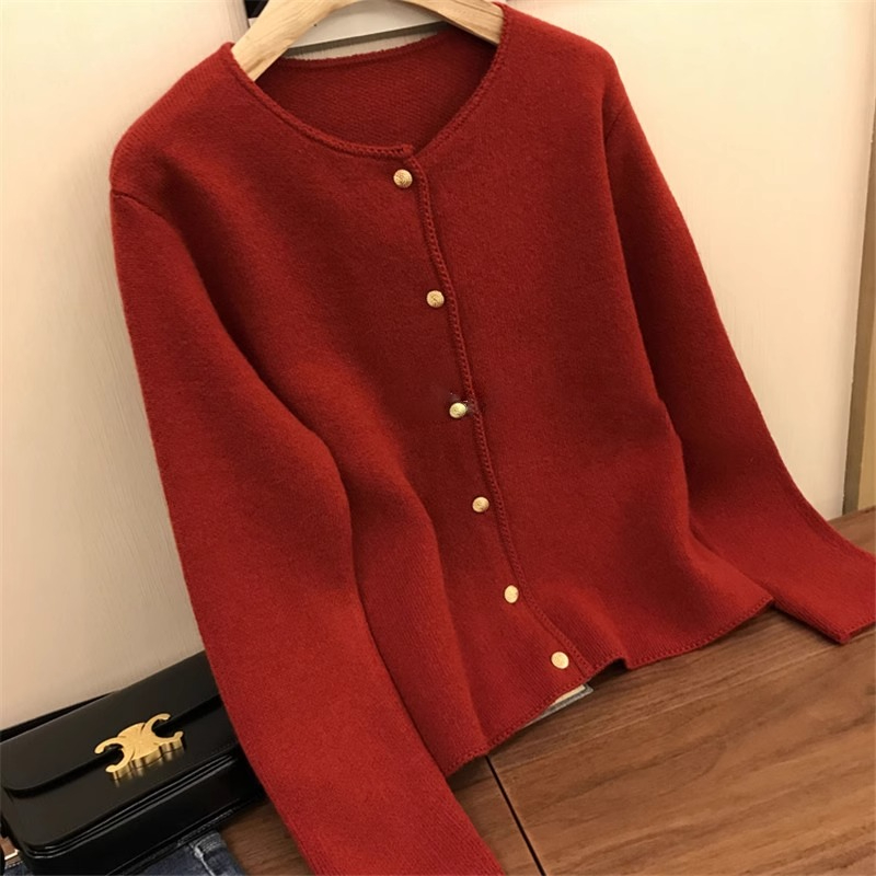Sheep wool European station 2024 winter new long-sleeved design versatile knitted sweater for women
