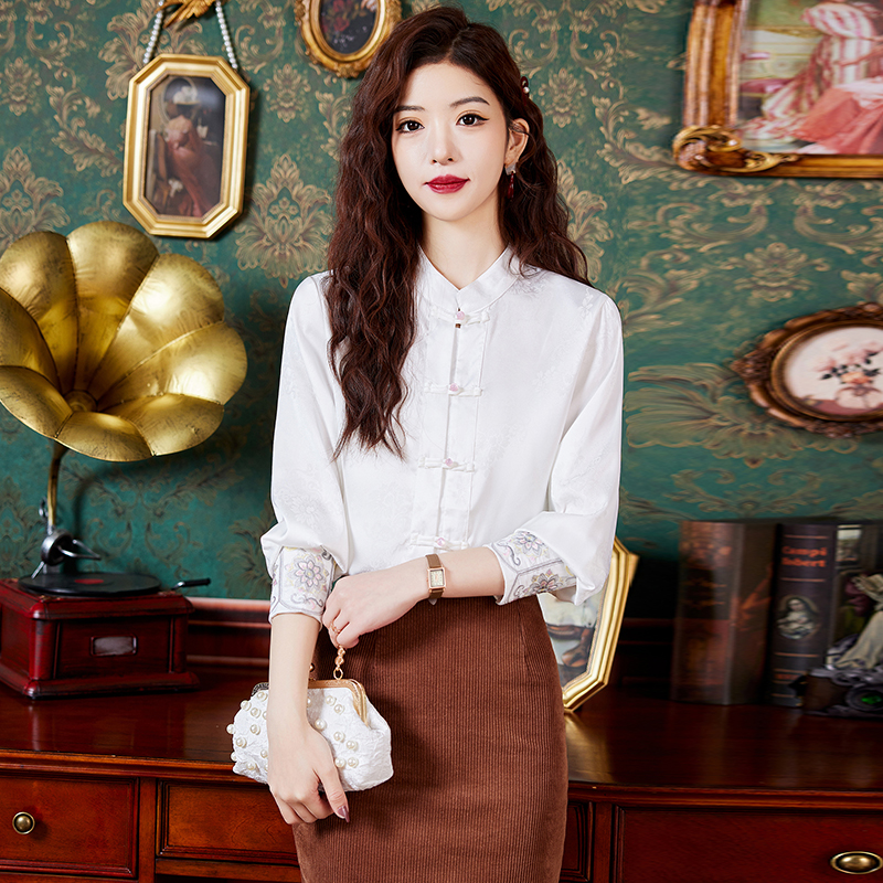 New Chinese style button-down shirt for women 2024 spring new white embroidered stand-up collar shirt base early spring top