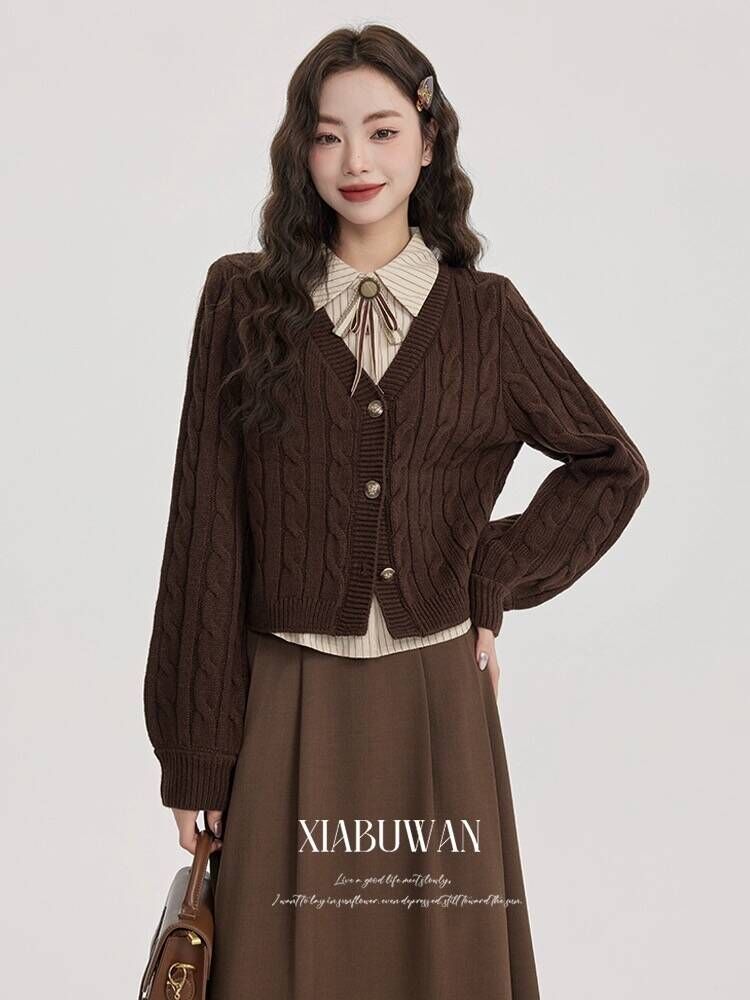 Sheep wool 2024 new French design retro Maillard versatile fake two-piece sweater