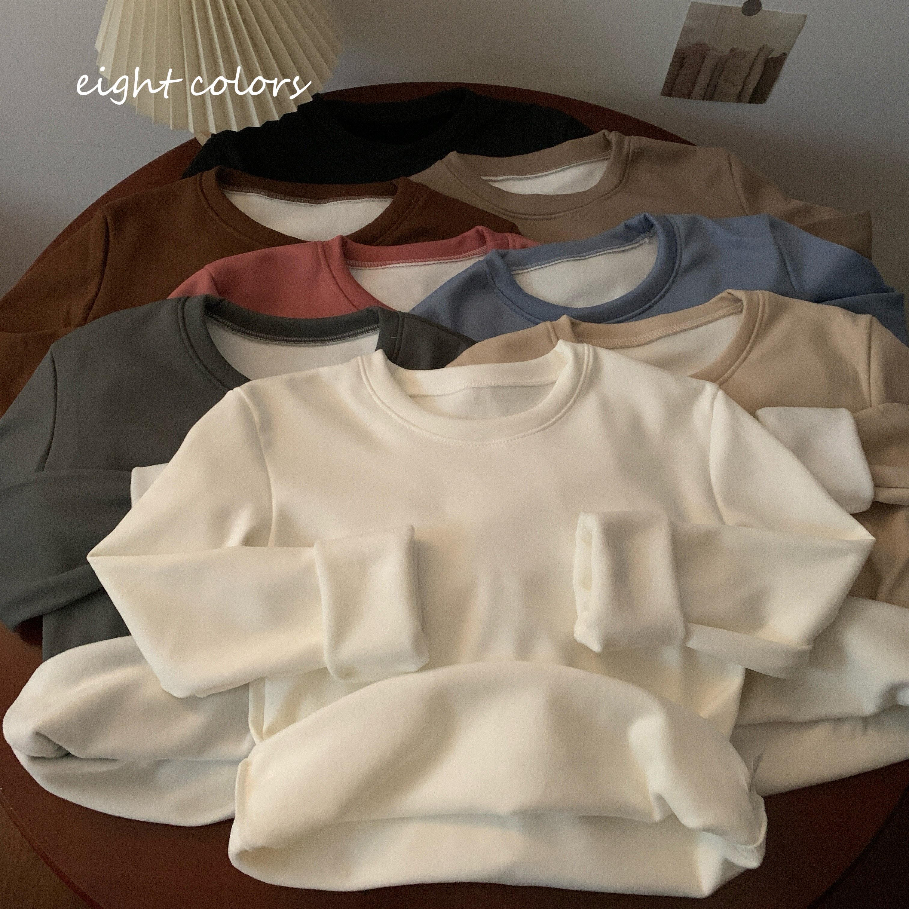 Actual shot of early spring thickened velvet and versatile round neck T-shirt, simple to wear outside and solid color bottoming top inside