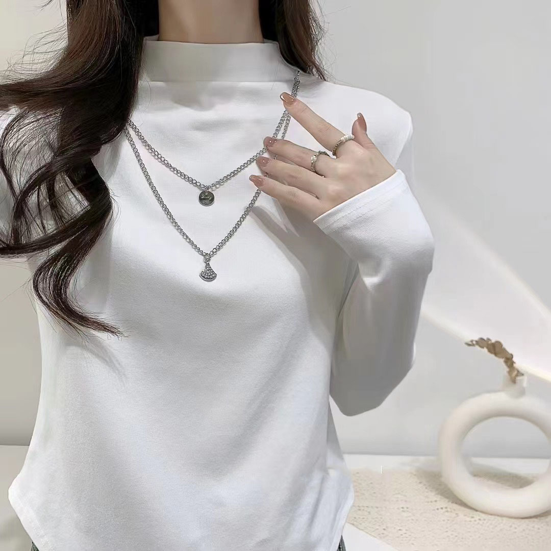 Half turtleneck bottoming shirt for women in autumn and winter, new style, long-sleeved white T-shirt with chain, slim fit and skin-friendly inner top