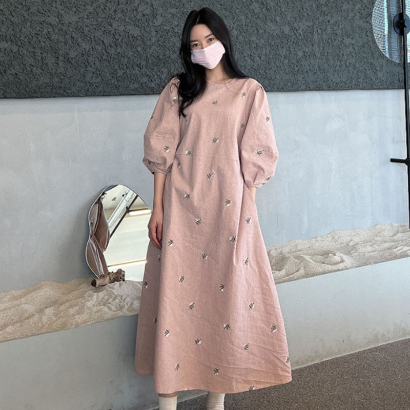 韓國chic圓領小雛菊刺繡七分袖連衣裙女